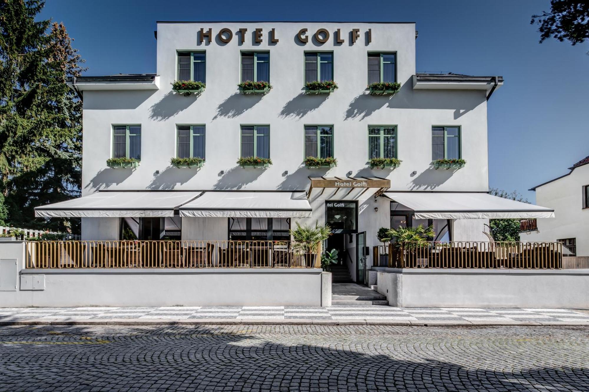 פודבראדי Hotel Golfi מראה חיצוני תמונה